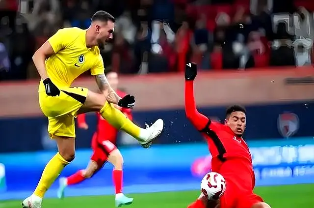 alt, 韦世豪回到, alt