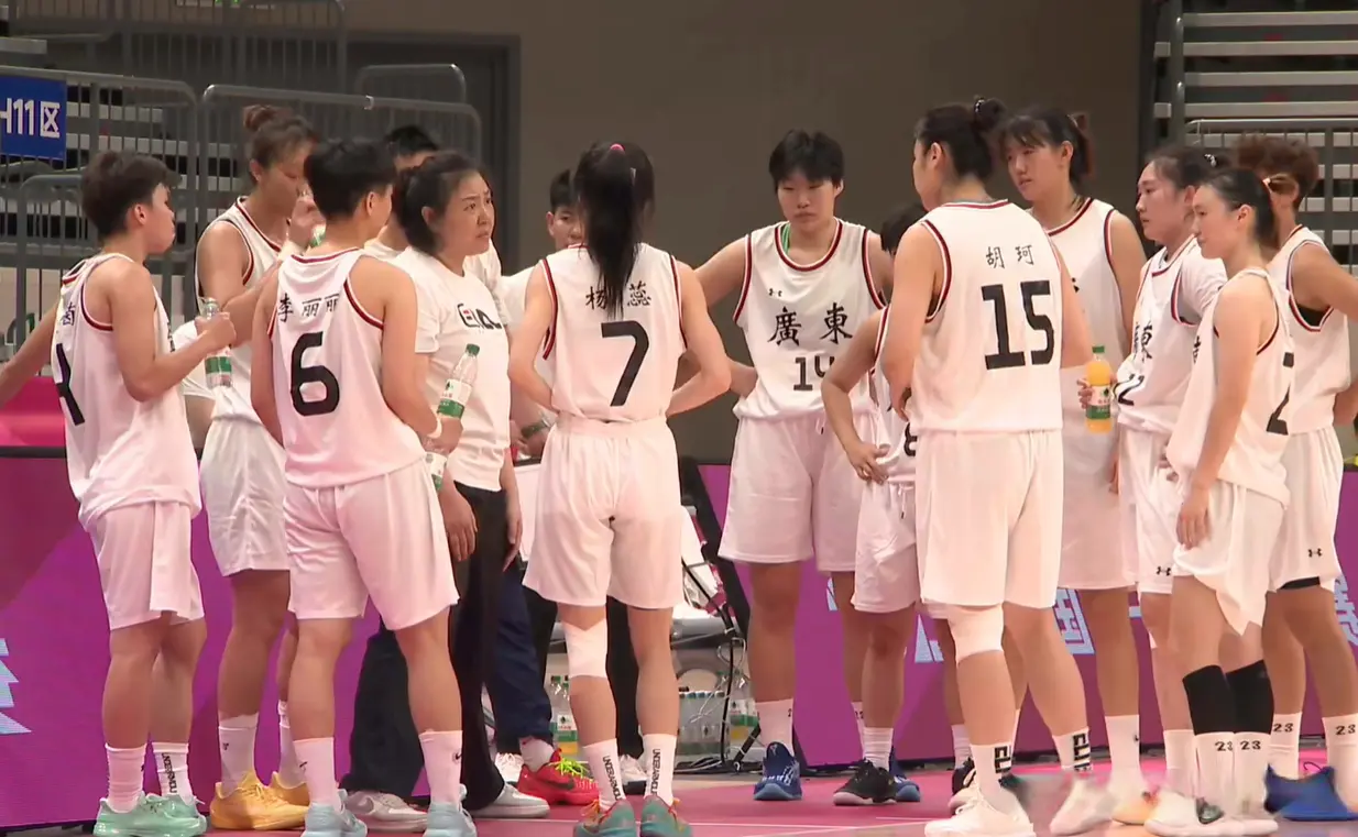 给了年轻人, 输成这样吧, 她安排钟紫 给了年轻人, 输成这样吧, 她安排钟紫